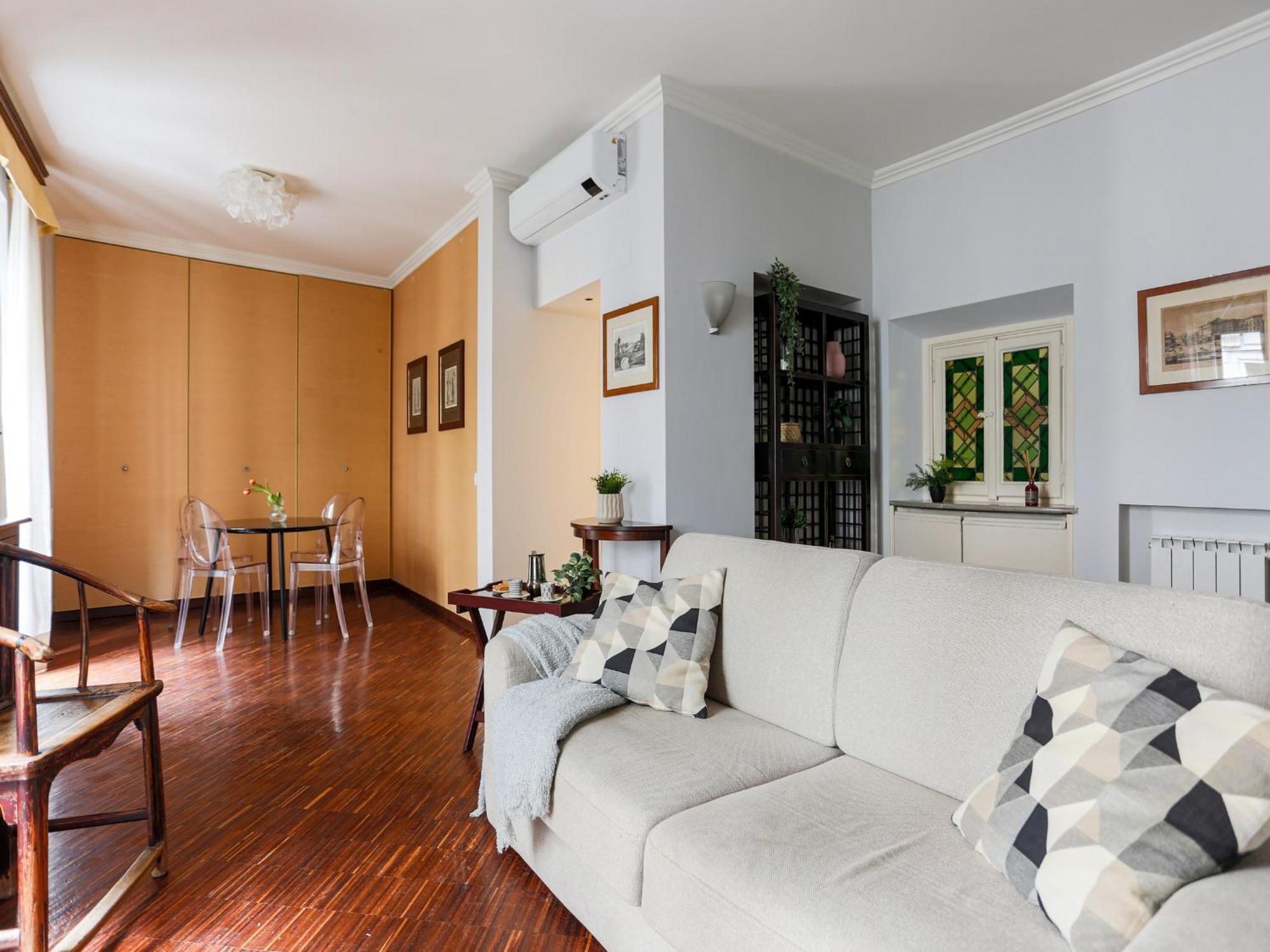The Best Rent - Spacious One-Bedroom Apartment Near The Columns Of San Lorenzo Milan Exterior photo